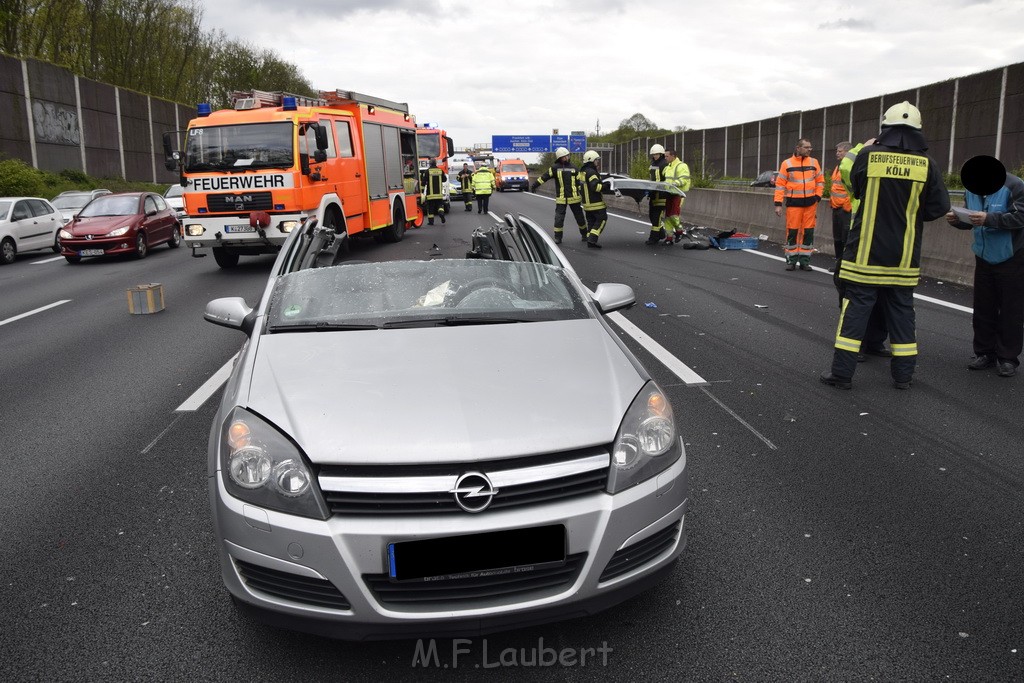 VU Auffahrunfall A 3 Rich Oberhausen kurz vor AS Koeln Dellbrueck P094.JPG - Miklos Laubert